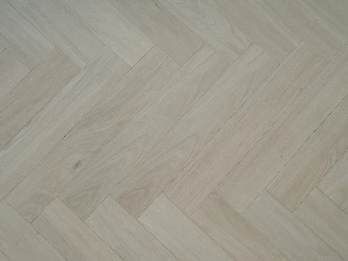 Ламинат Lamiwood Chester ёлочкой Дуб Бостон 520